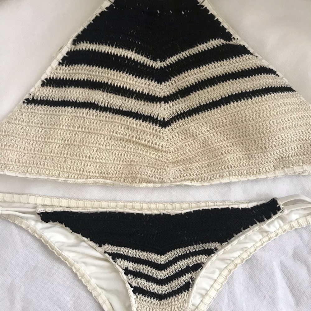 Billabong 2 piece bikini w/ crochet details 🌊